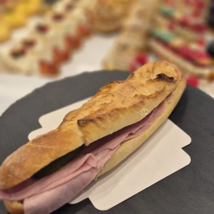 Sandwich jambon-beurre — sandwicherie Chez Flo Paris 13e