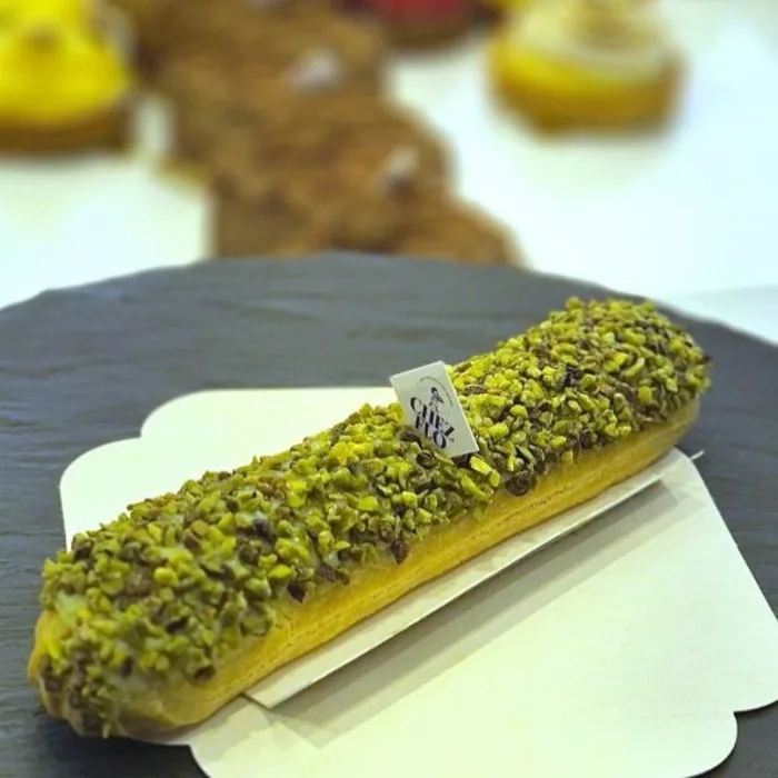 Éclair pistache, pâtisserie artisanale Chez Flo Paris 13e