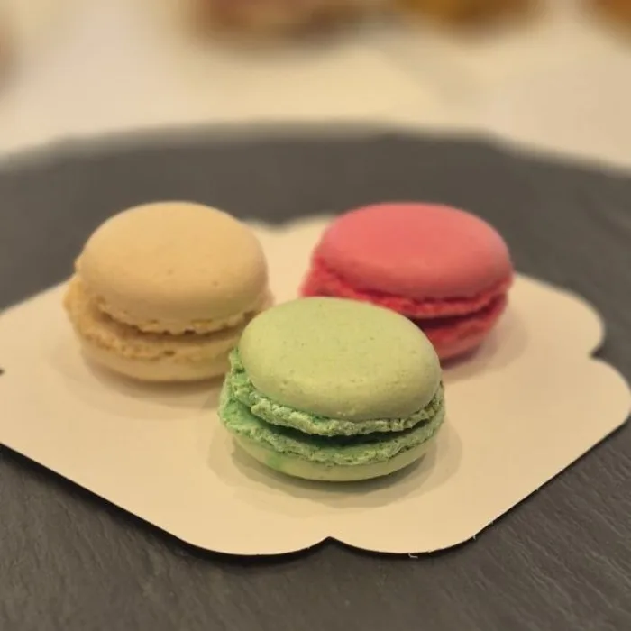 Petits macarons de trois parfums, Chez Flo boulangerie Paris 13e