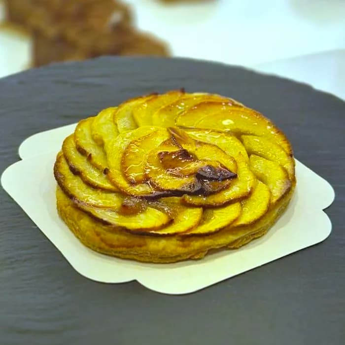 Thin Apple Tart : Chez Flo, artisan bakery in Paris 13th